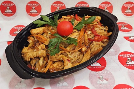 Paste de Orez cu Piept de Pui Paste de Orez cu Piept de Pui