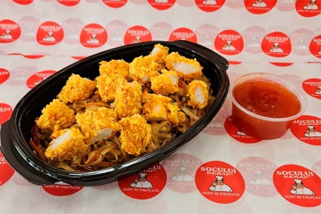 Paste de Orez cu Pui Crispy Paste de Orez cu Pui Crispy